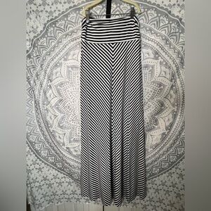 Merona Chevron Striped Black and White Maxi Skirt
